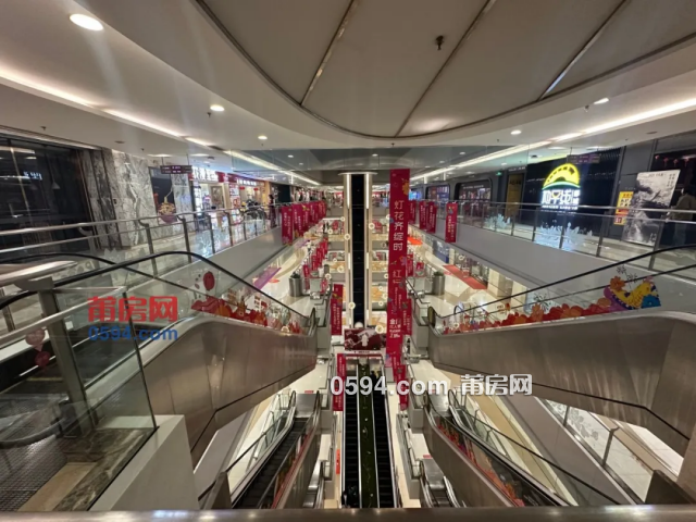 突然!莆田一足疗店倒闭,周边商场.